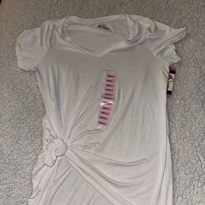 3/$15 Hue White tee🌺